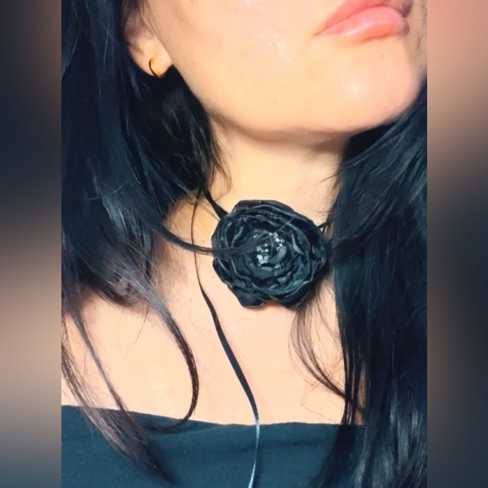 Choker+Floral neck tie
